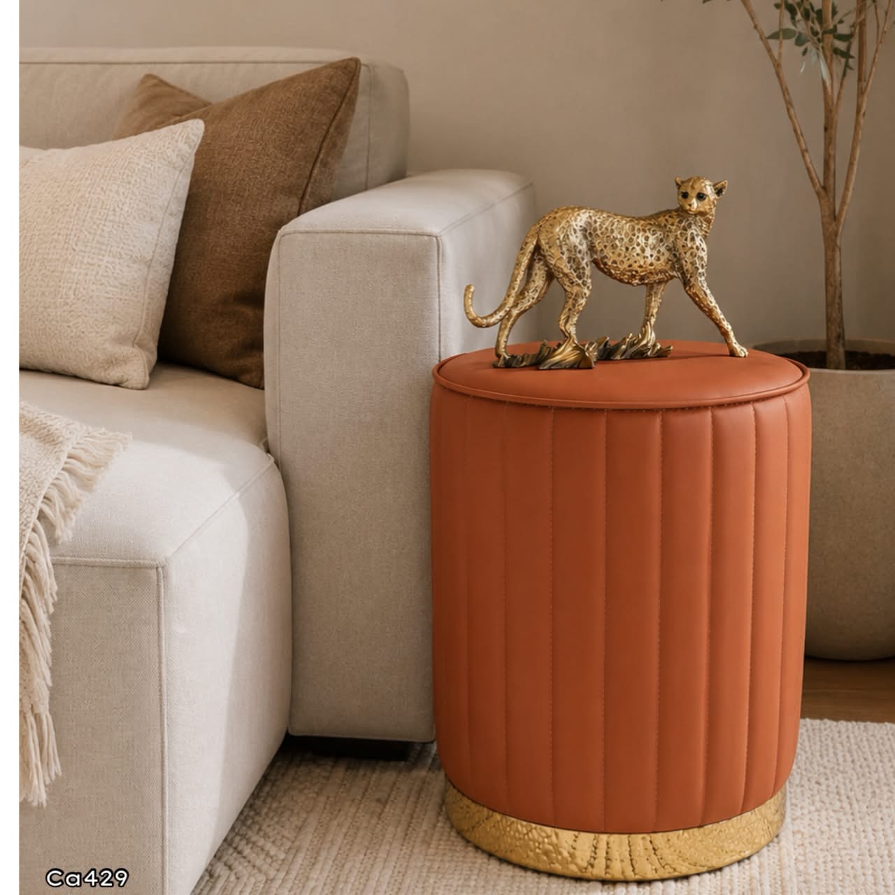Mesa auxiliar cafe policuero base dorado 33cm* 40cm